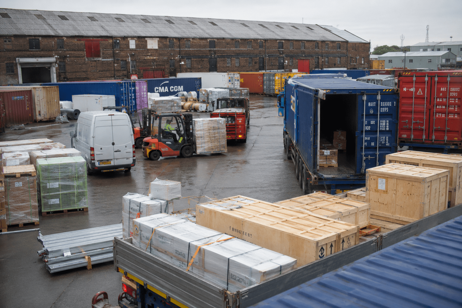 Groupage shipping consolidation at UK port Groupage shipping consolidation at UK port